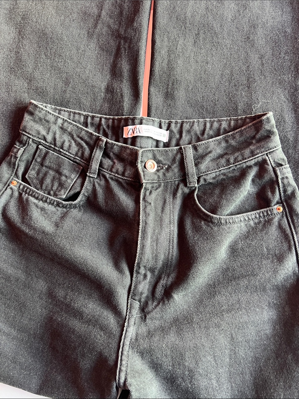 Zara Grey Straight-Leg Denim Jeans Size 4 Length 32